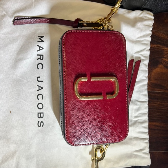 Marc Jacobs Handbags - Crossbody purse